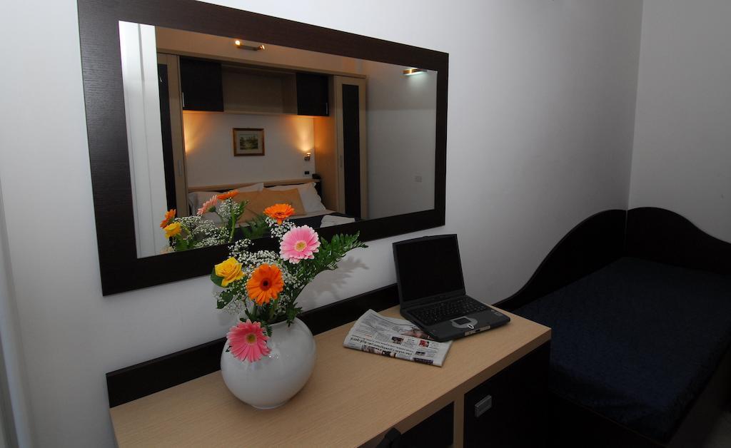 Hotel Ambasciata Cesenatico Cameră foto